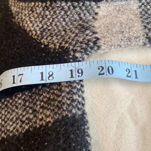 Black and Tan Cardigan - Picture 8 of 9